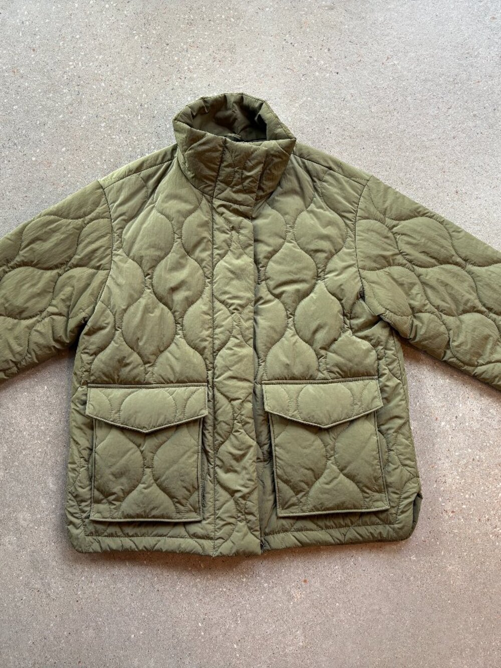 & Other Stories Relaxed Wave Quilted Jacket in Khaki Green